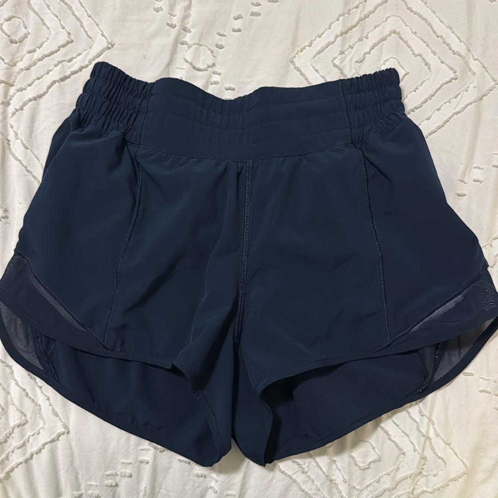 Lululemon Hottyhot shorts 2.5